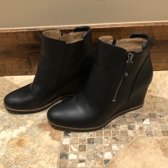 haley wedge bootie